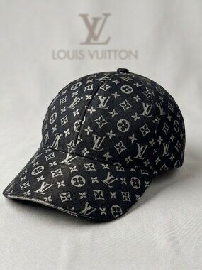 Embroidered logo Monogram Black Premium Cap Women's One Size